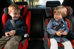 дети в автомобиле
