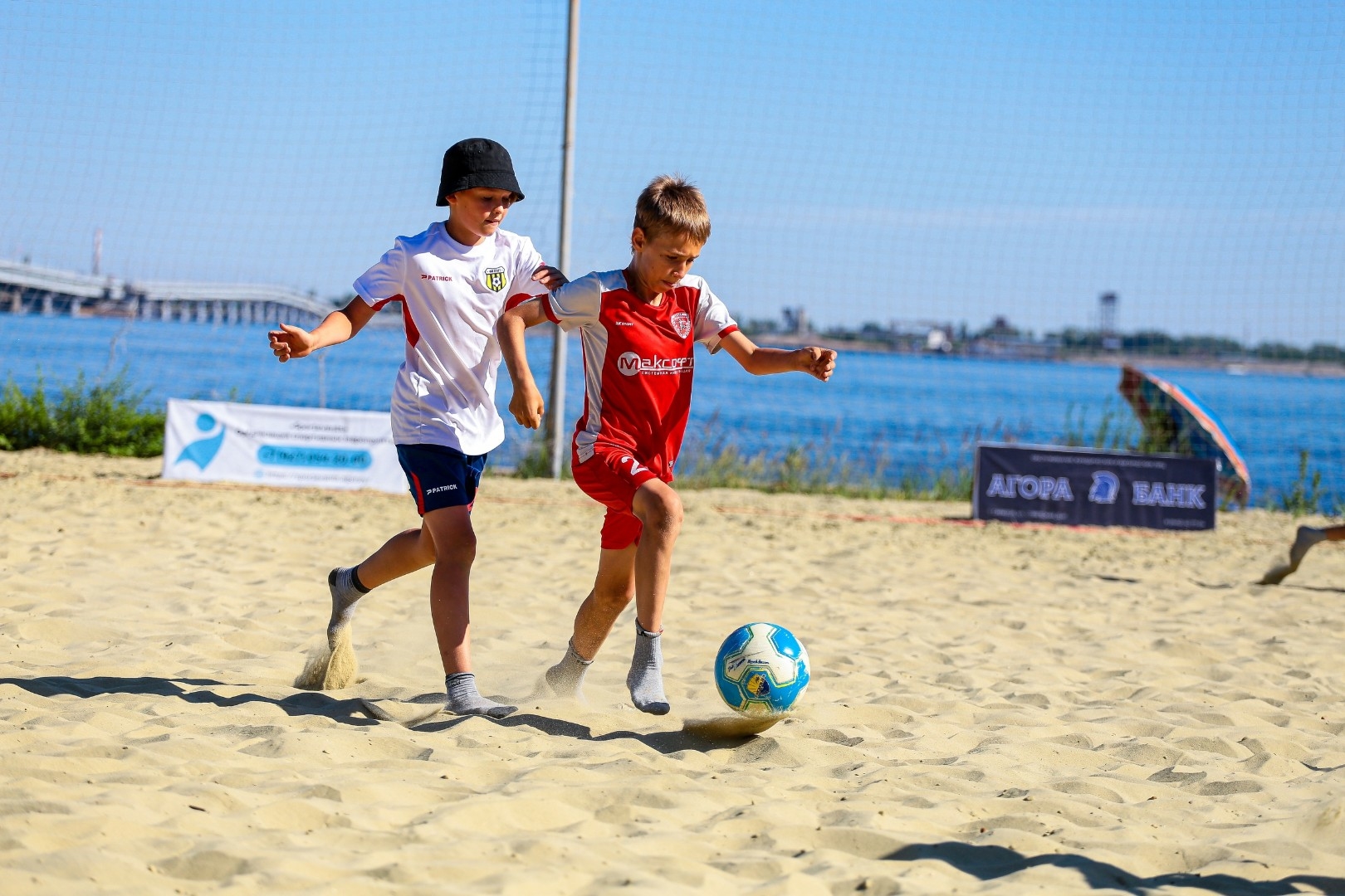 Kids cup. Пляжный футбол дети. Дети Саратов пляж. Пляжный футбол фото для детей 8 лет рисовать. Beach Soccer.