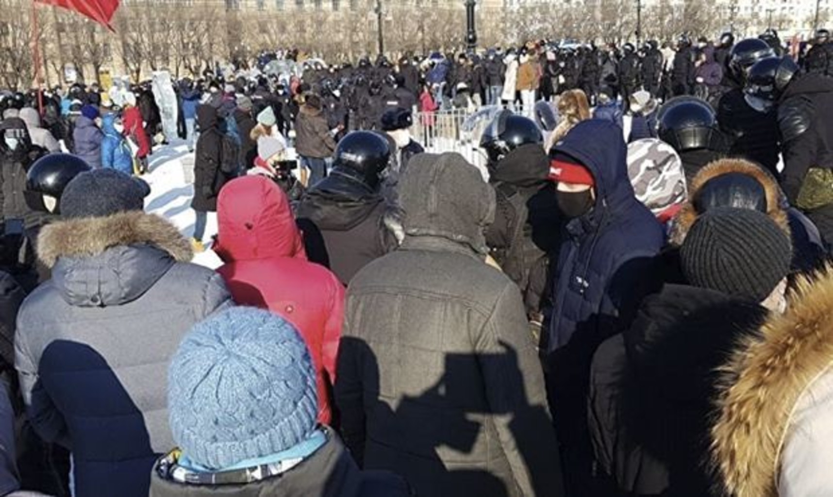 Митинг навального 24. Хабаровск митинг 23 января. 23 Января 2021 митинг Владивосток.