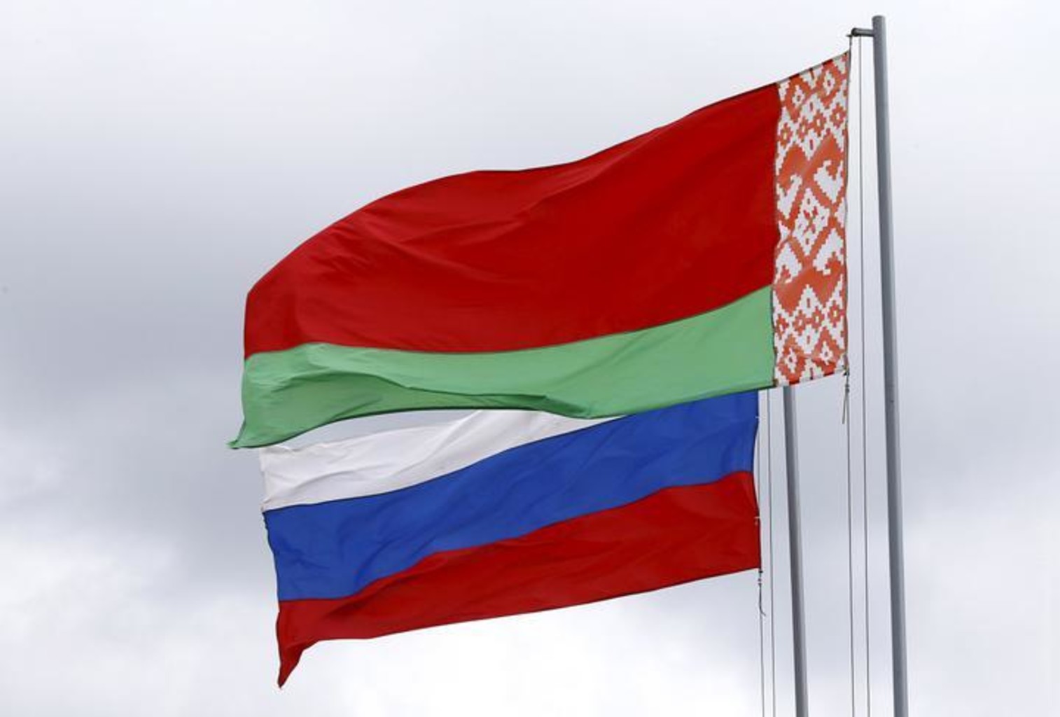 Belarus rossiya flag reuters rtx2aoj9