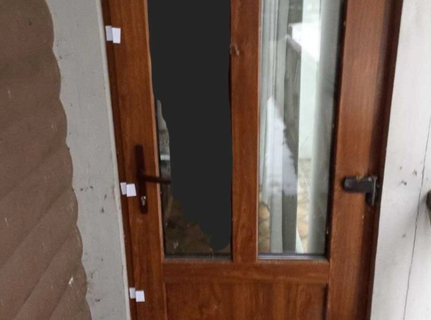 Запечатанная дверь в доме Александра Милинкевича в деревне Бершты. Декабрь 2023 года. Фото: Белсат