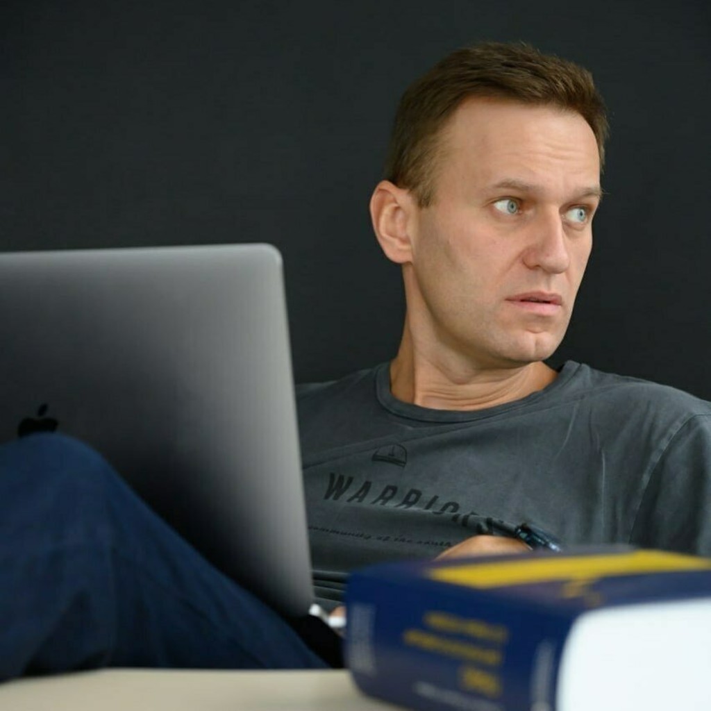 «Мои убийцы грустно говорят: «Алексей, остановись, пожалуйста». Навальный в колонии создает профсоюз зеков и тюремщиков