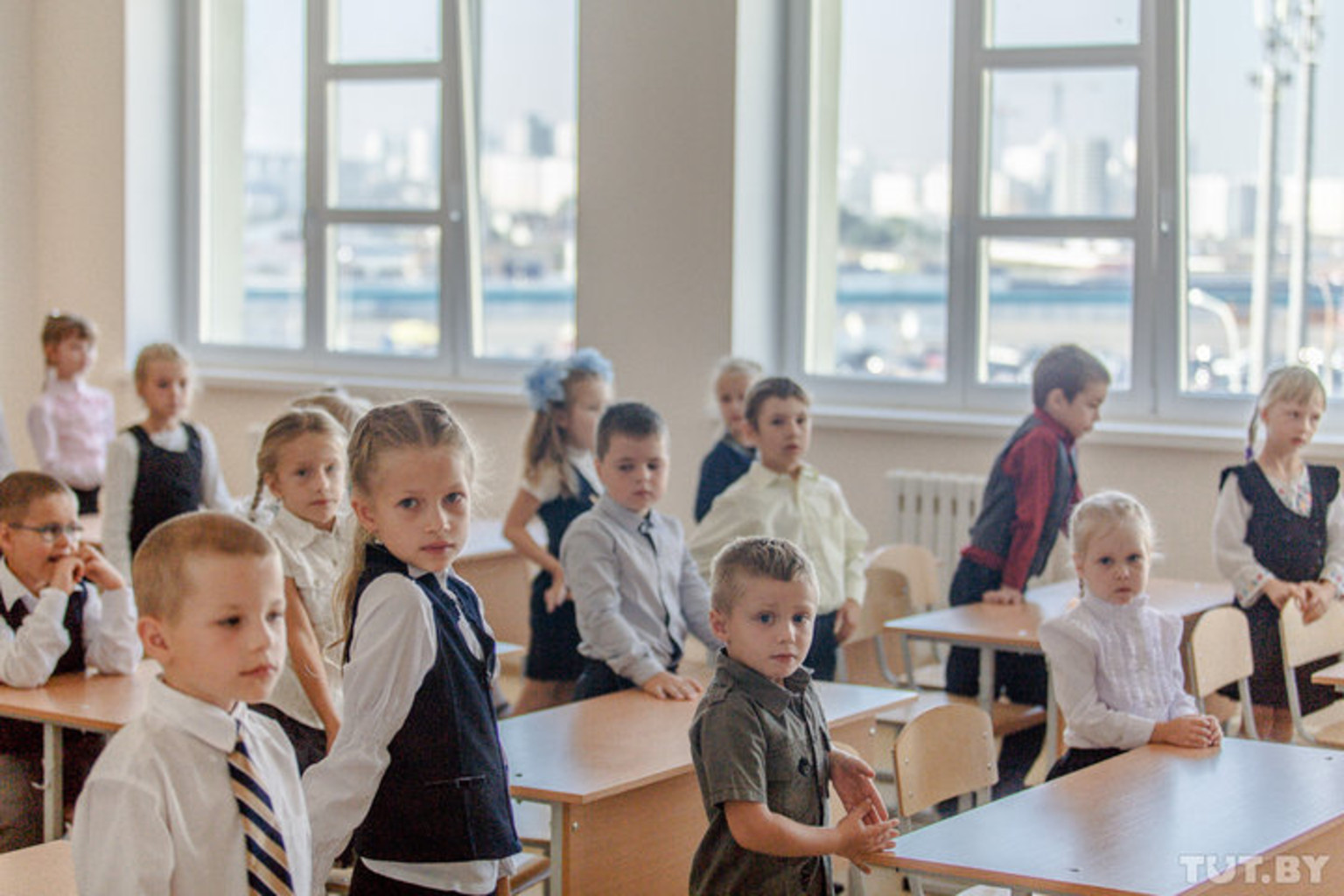 Уроки 8 класс беларусь. Школа в Беларуси. Урок в начальной школе. Школьное образование Беларуси. Классы в белорусских школах.