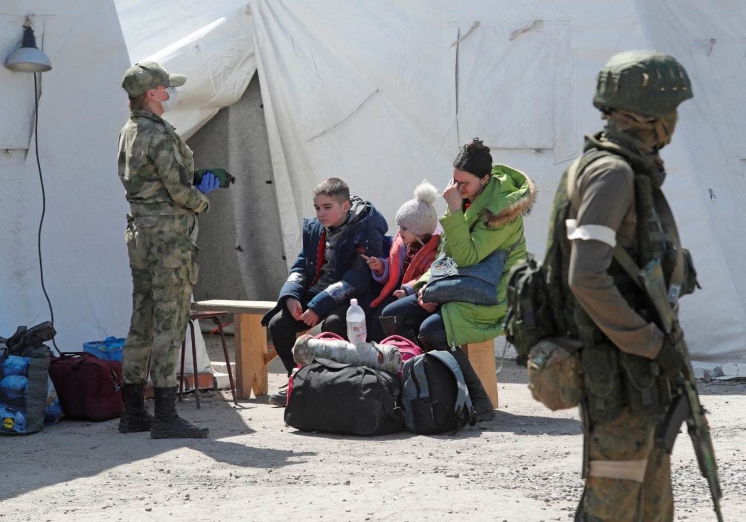 Ukraina evakuaciya iz mariupolya v bezymennoe dnr 2022 05 01 1