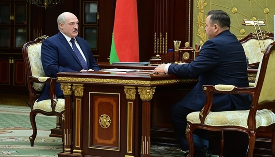 Лукашенко приказал министру хранить все, чем «наградил нас господь»