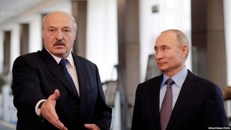 «Путин создает антироссийские настроения там, где их испокон веков не было». Соцсети в России об обещании помощи Лукашенко