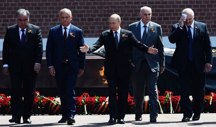 Лукашенко не пошел на прием Путина для иностранных гостей