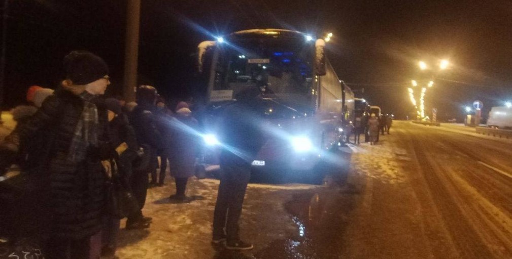 Пограничники остановили автобусы Москва—Минск: пассажирам пришлось сесть за руль