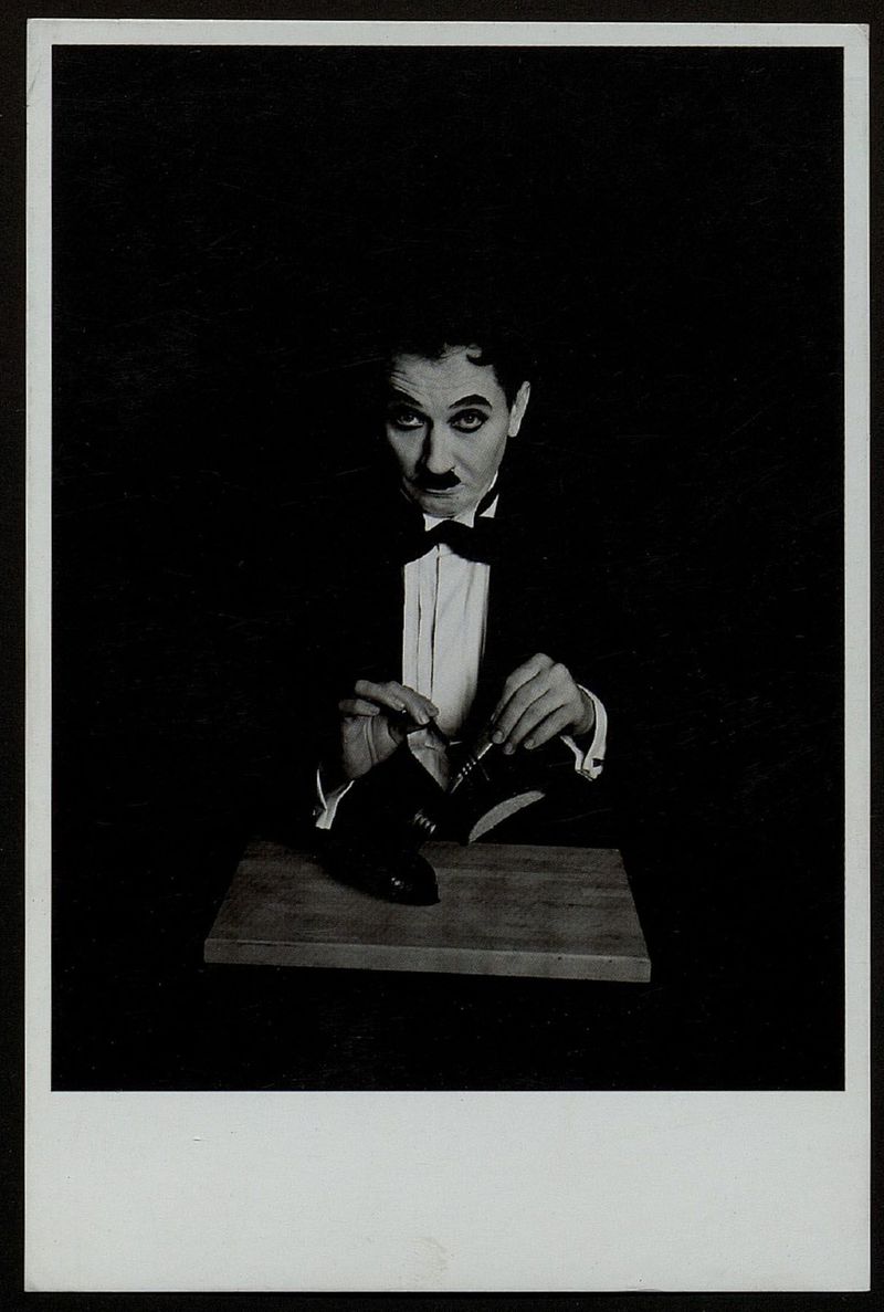 Владислав Мамышев‑Монро в образе Чарли Чаплина из серии «Немое кино»