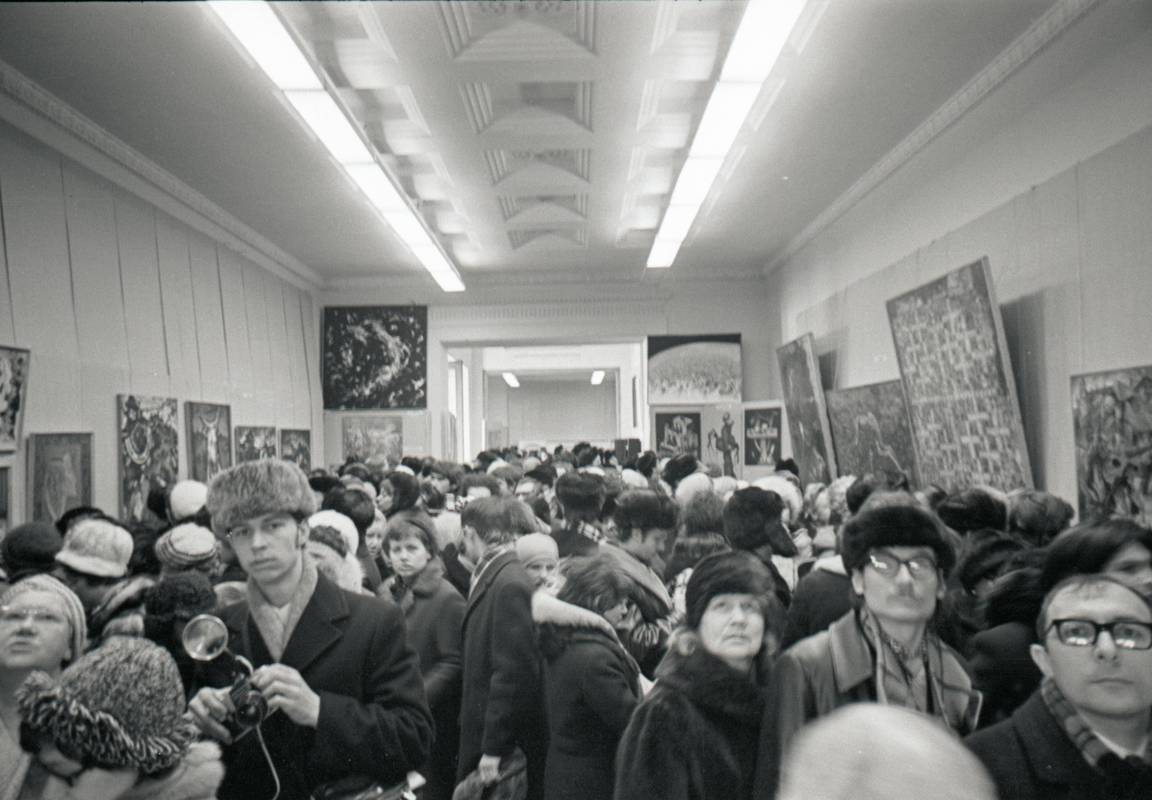 Открытие выставки живописи в павильоне «Пчеловодство» на ВДНХ. Москва