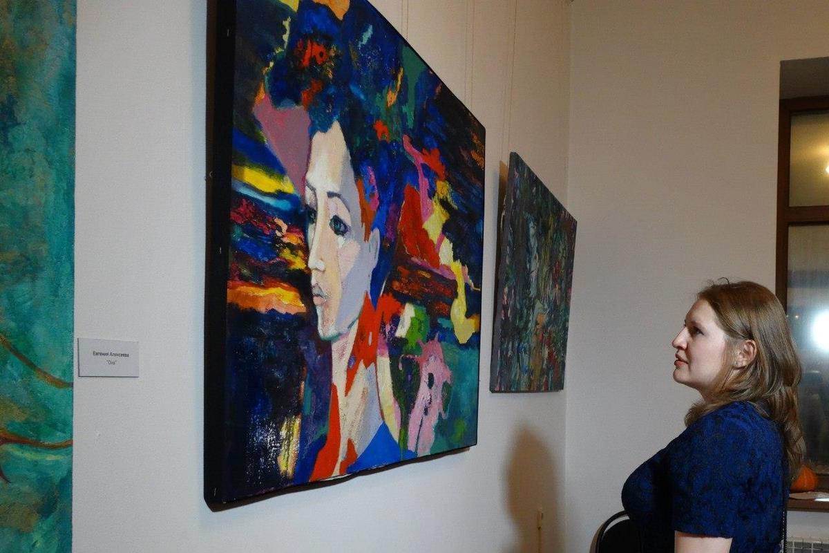 Выставка Арины Грабовской и Евгении Алексеевой «Чувство такта» в центре современной культуре «Икра»