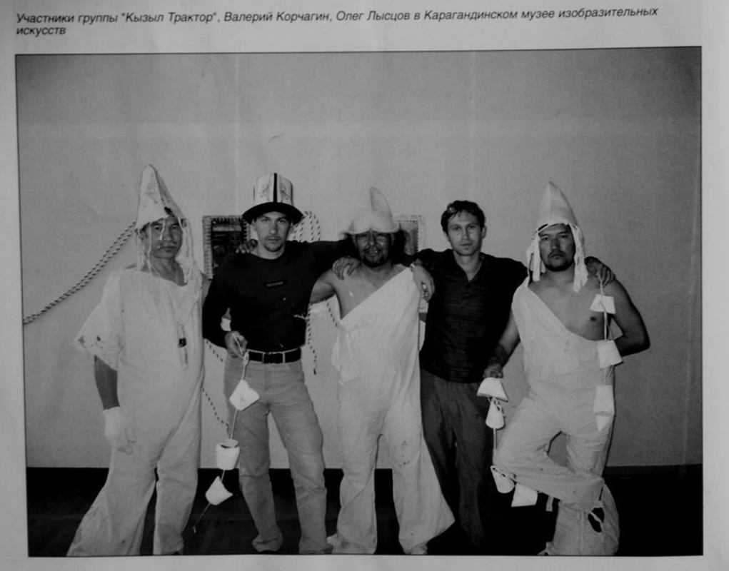 Участники группы «Кызыл Трактор», Валерий Корчагин, Олег Лысцов в Карагандинском музее изобразительного искусства