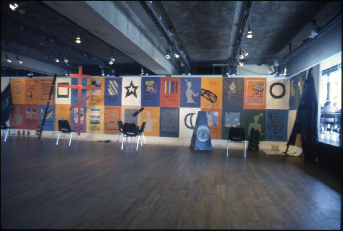 Вид на работу Никиты Алексеева God Can Be Like This на выставке ИСKONSTВО. Стокгольм, 1990