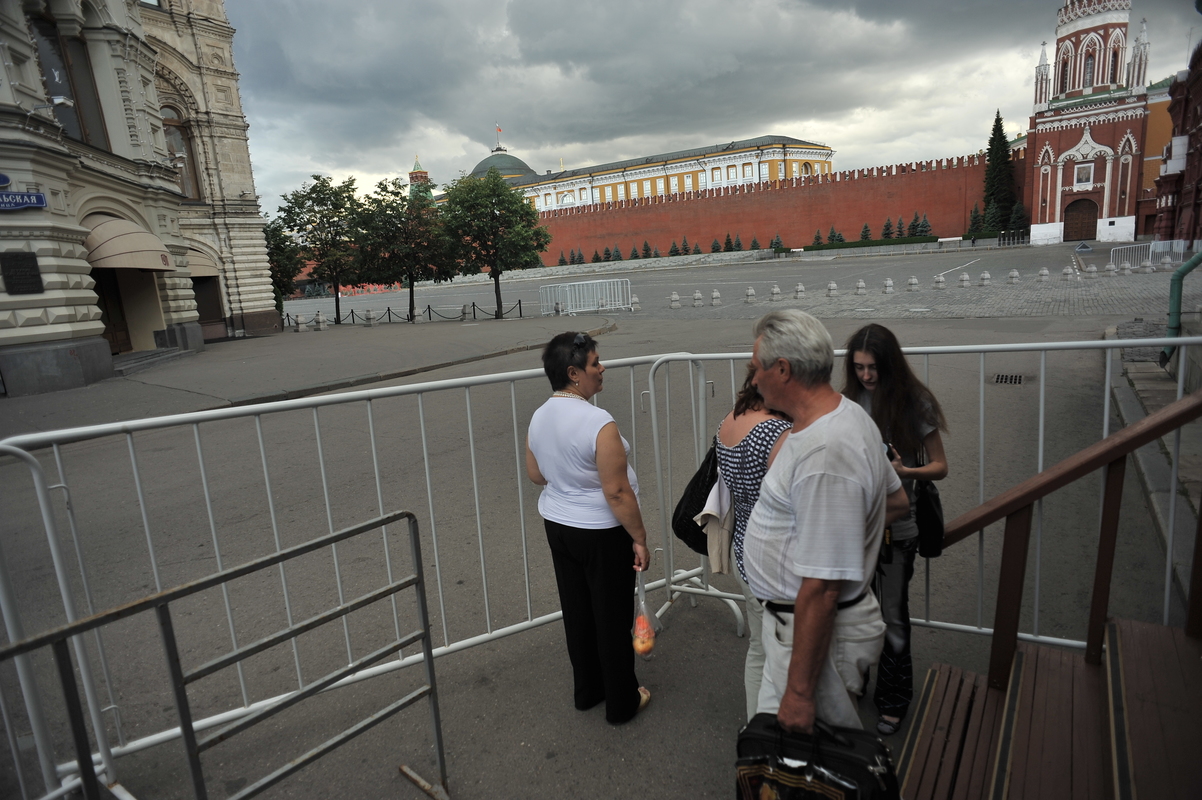 Исполнение гимна России у Красной площади в Москве. Фото Татьяны Сушенковой