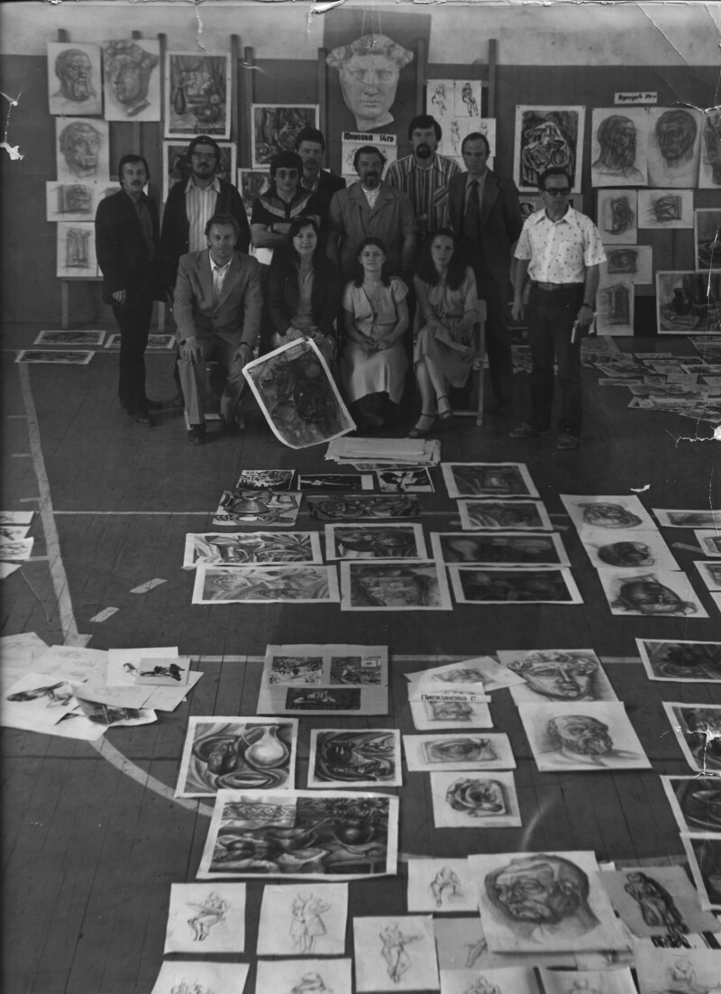 Преподаватели худграфа на просмотре, 1981–1982