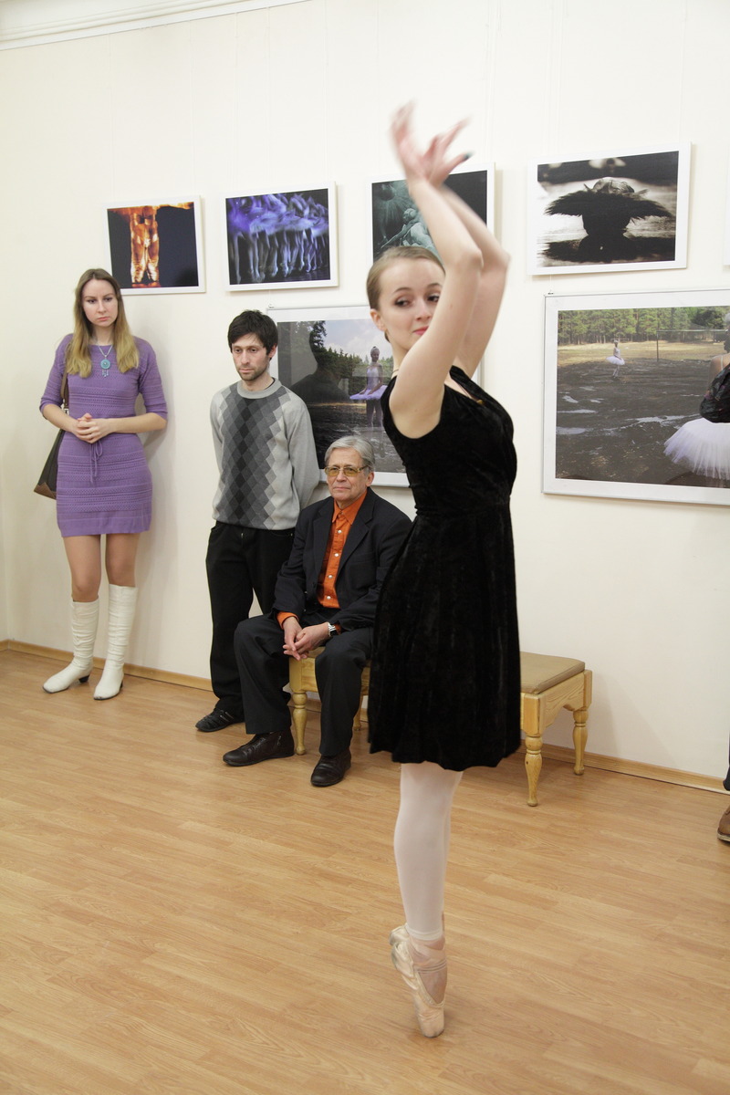 Перформанс на открытии выставки «Анатомия балета»