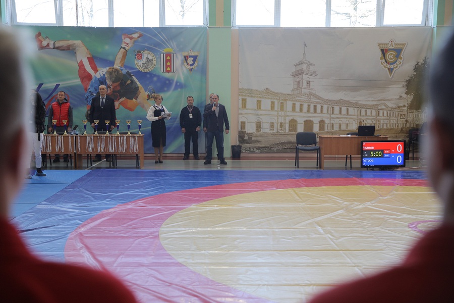 Михаил Романов дал старт соревнованиям Кубка городов воинской славы по борьбе самбо среди юношей