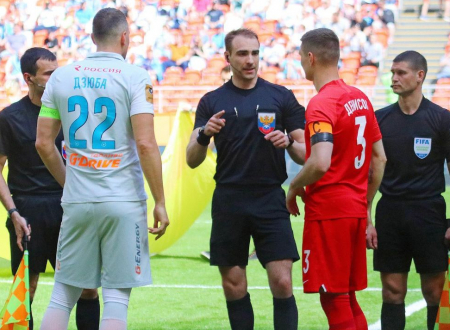 Антон Фролов дебютировал в качестве главного судьи на матче Российской Премьер-Лиги!