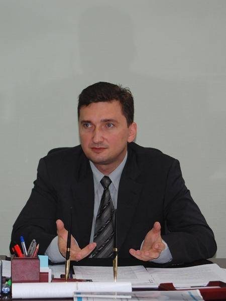 Руководитель Департамента дорожного хозяйства, транспорта и связи Геннадий Таранов
